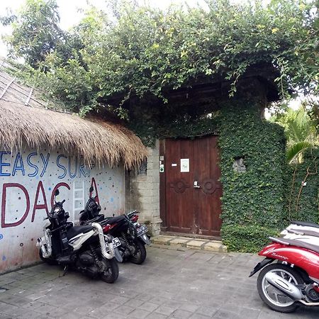 Easy Surf Dacha Hotel Canggu  Luaran gambar